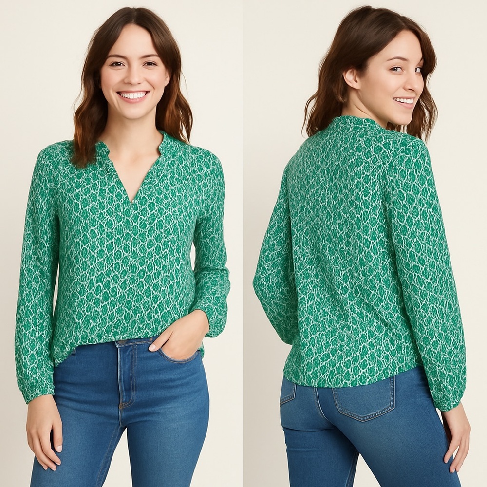 💚 SHEIN Green Geometric Print Blouse 👚 Size Small - Picture 2 of 9